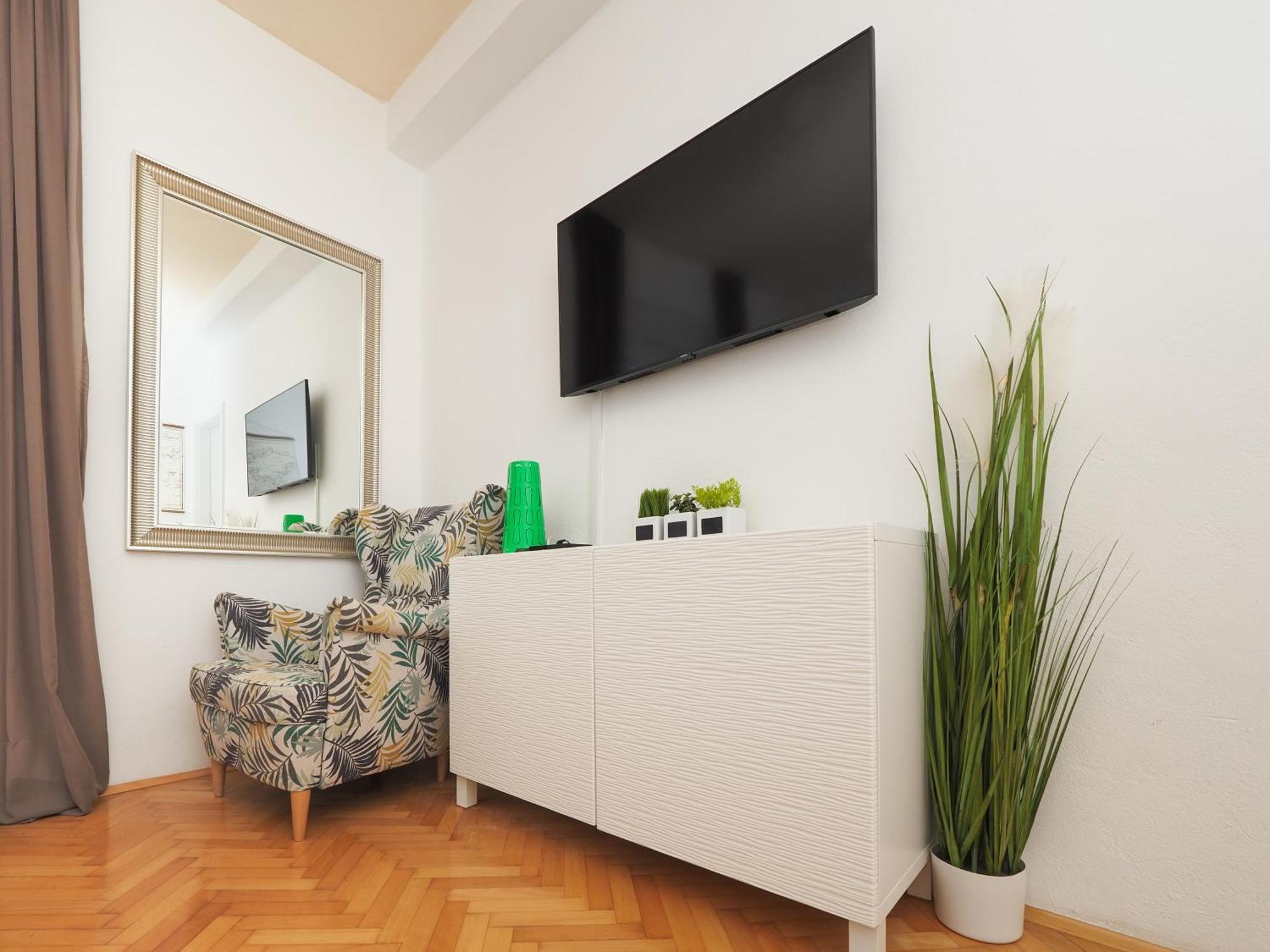 Beach Paradise Apartments